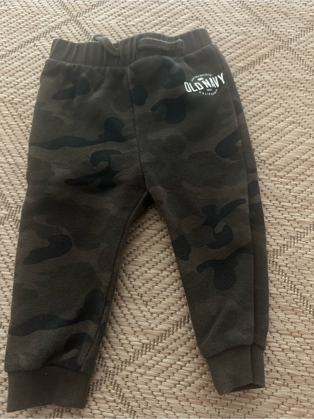 Old Navy Boys Camo Jogger Pants 12-18 month
